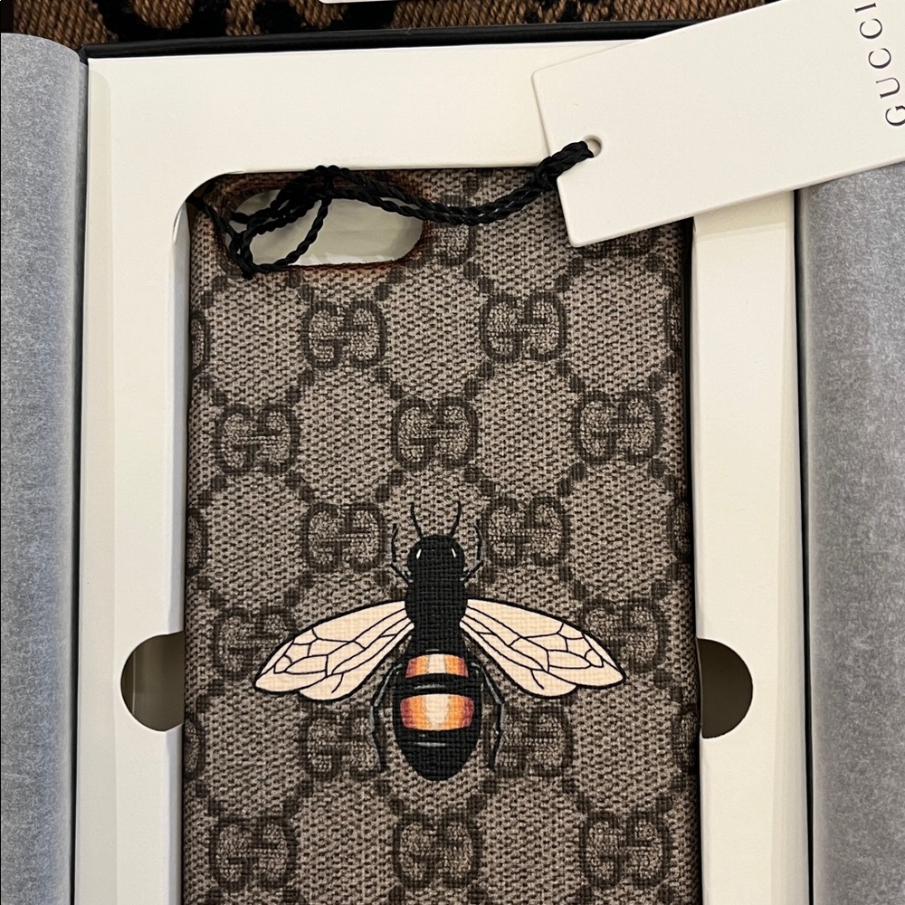 Gucci Beige GG Bee Phone Case - Picture 2 of 10